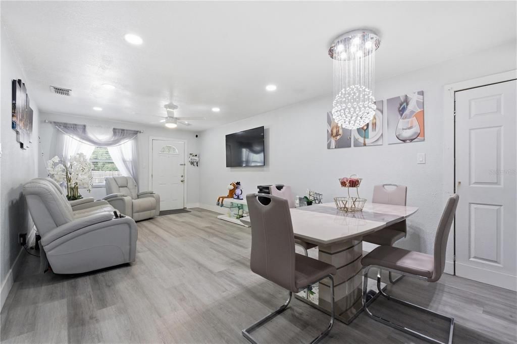 For Sale: $599,000 (6 beds, 3 baths, 1955 Square Feet)