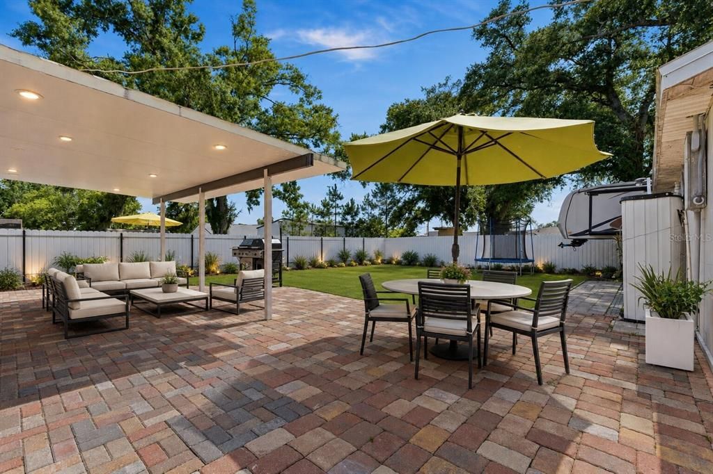 For Sale: $599,000 (6 beds, 3 baths, 1955 Square Feet)