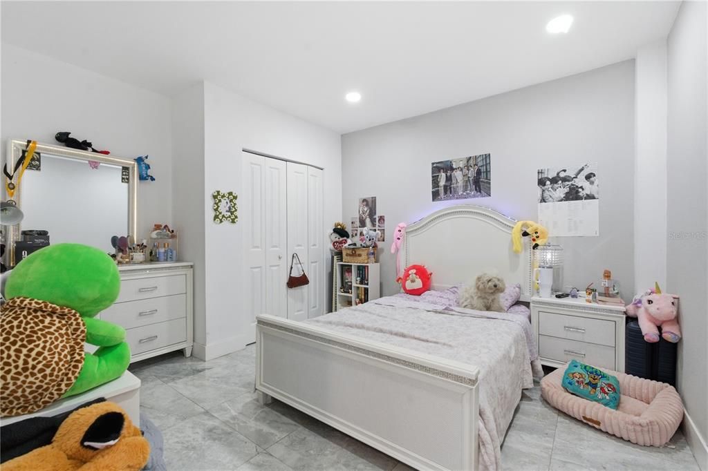 For Sale: $599,000 (6 beds, 3 baths, 1955 Square Feet)