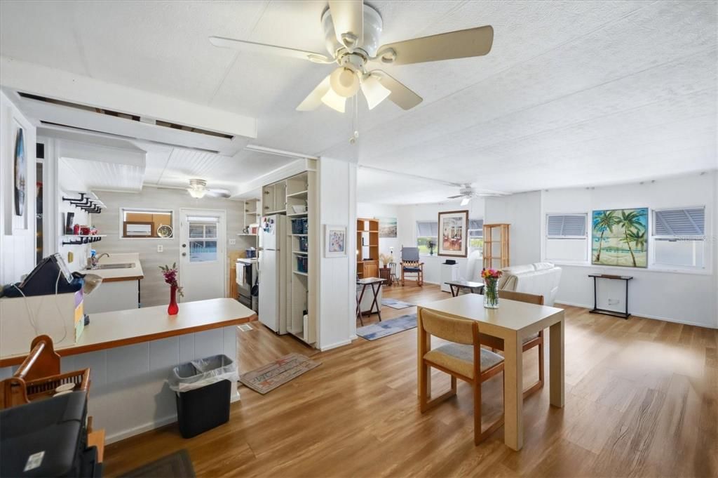 En Venta: $147,000 (2 camas, 2 baños, 1376 Pies cuadrados)