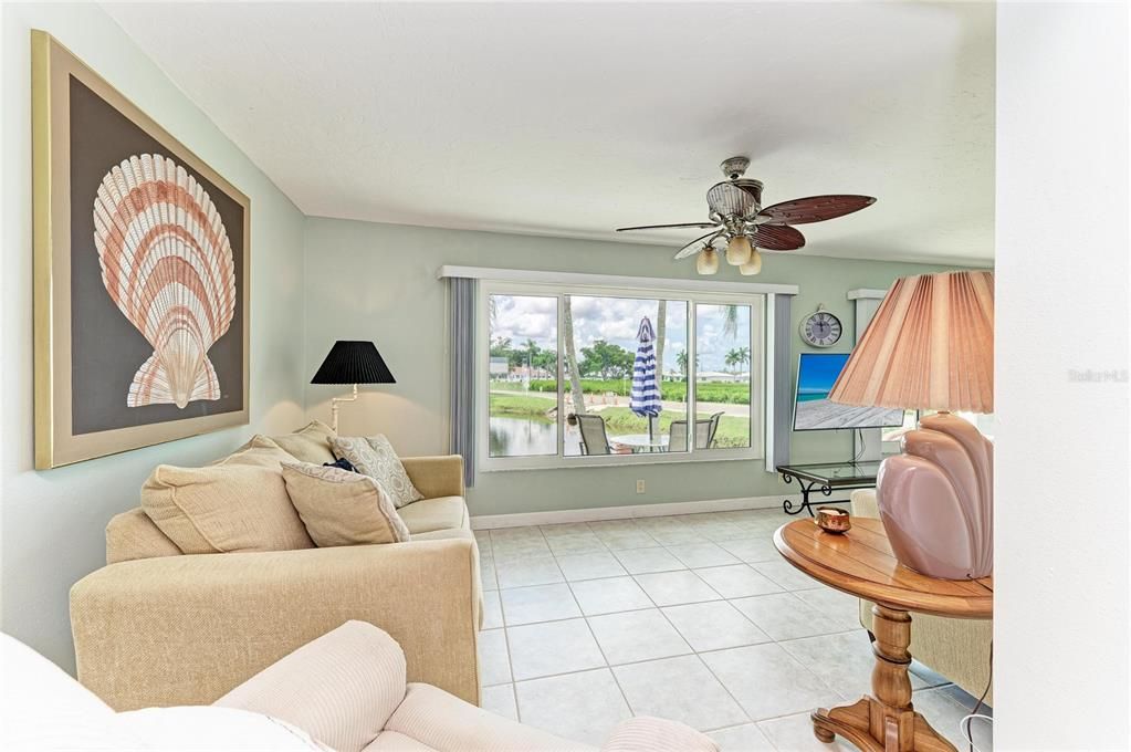 For Sale: $449,900 (2 beds, 2 baths, 1585 Square Feet)