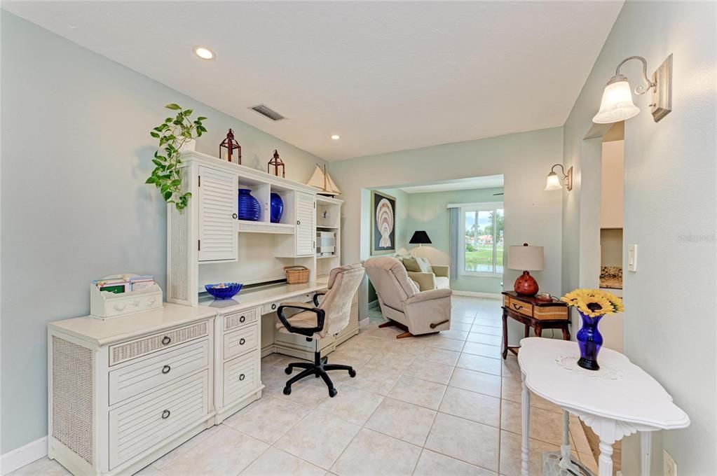 For Sale: $449,900 (2 beds, 2 baths, 1585 Square Feet)