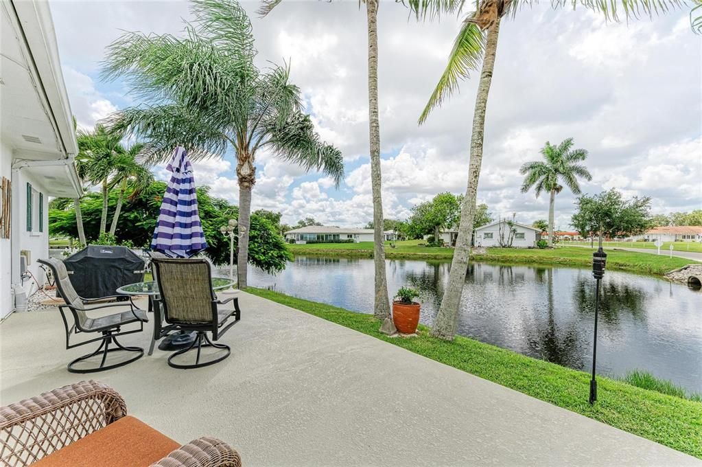 For Sale: $449,900 (2 beds, 2 baths, 1585 Square Feet)