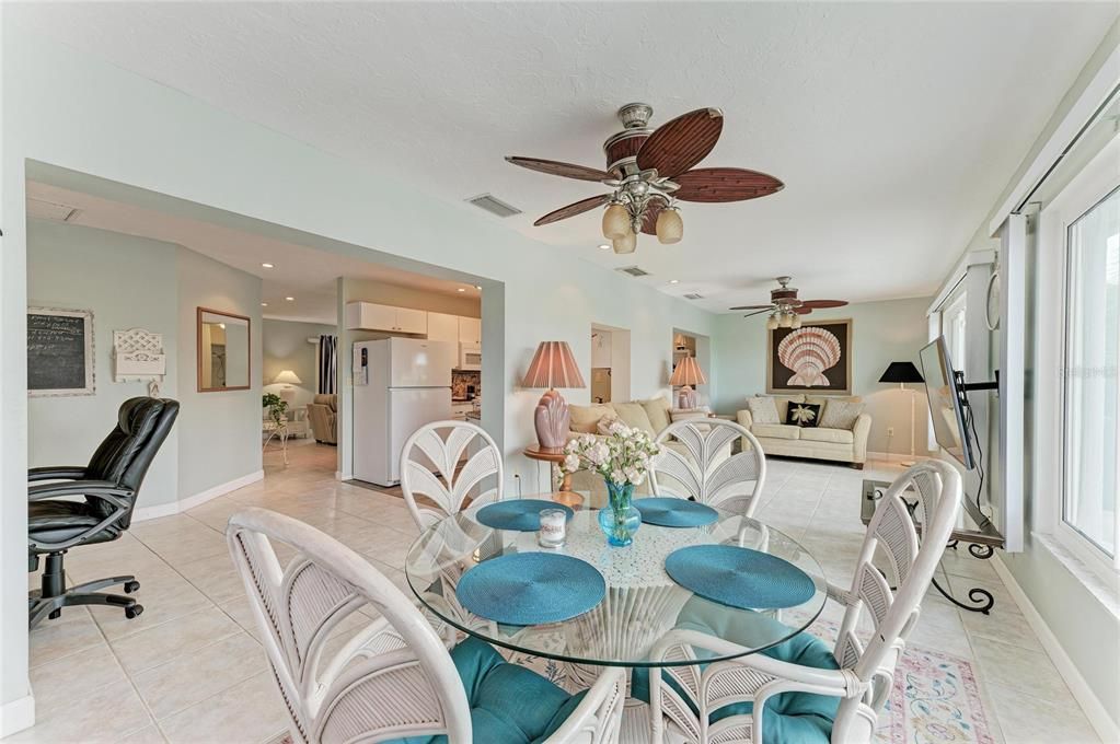 For Sale: $449,900 (2 beds, 2 baths, 1585 Square Feet)