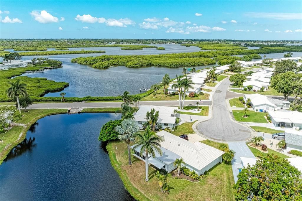 For Sale: $449,900 (2 beds, 2 baths, 1585 Square Feet)