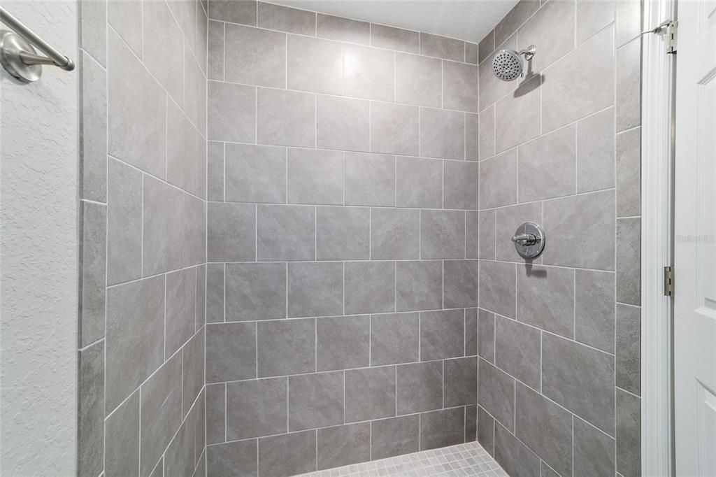 En Venta: $228,500 (3 camas, 2 baños, 1089 Pies cuadrados)