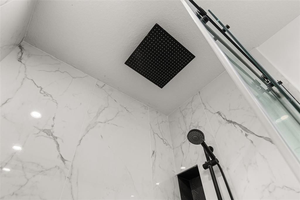 На продажу: $360,000 (2 спален, 2 ванн, 1324 Квадратных фут)