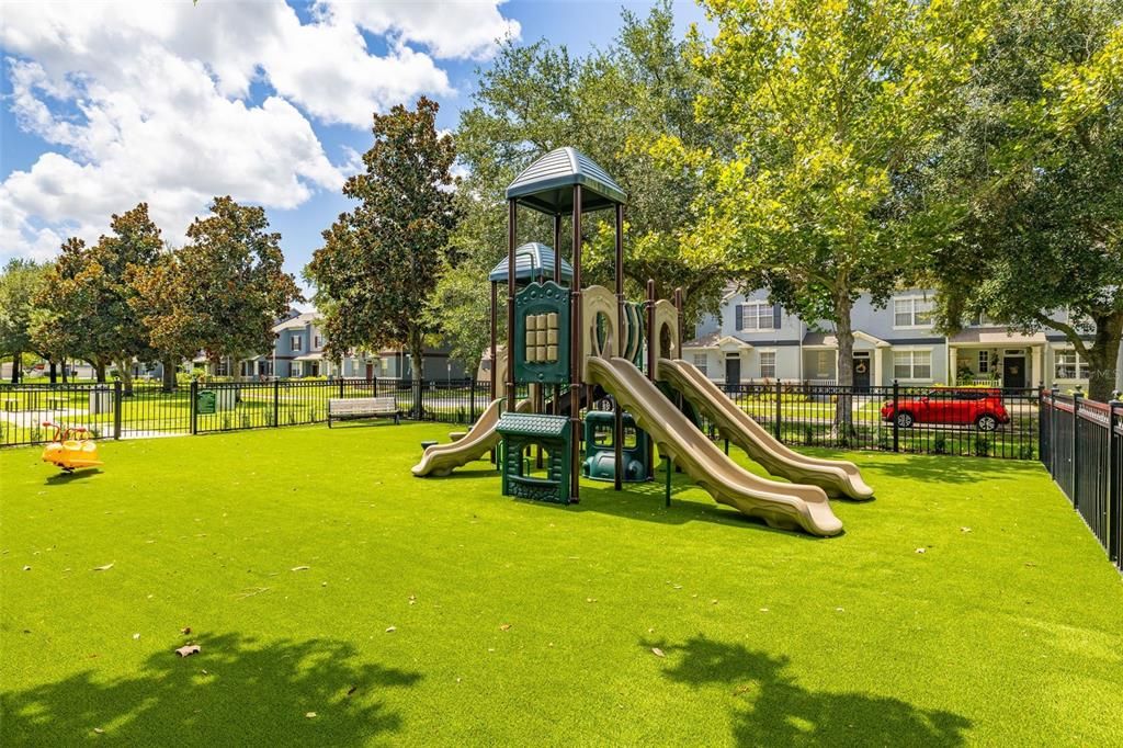 На продажу: $360,000 (2 спален, 2 ванн, 1324 Квадратных фут)