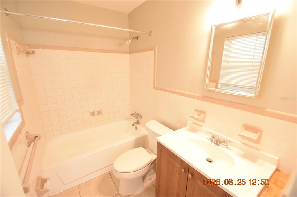 В аренду: $1,050 (0 спален, 1 ванн, 400 Квадратных фут)