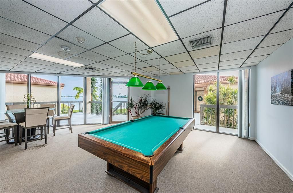 For Sale: $299,000 (2 beds, 2 baths, 890 Square Feet)