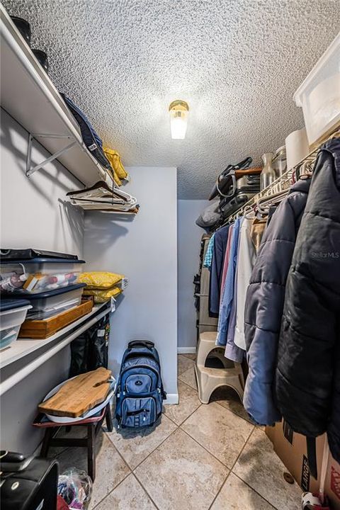 For Sale: $299,000 (2 beds, 2 baths, 890 Square Feet)