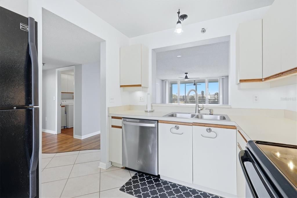 В аренду: $1,900 (2 спален, 2 ванн, 1256 Квадратных фут)