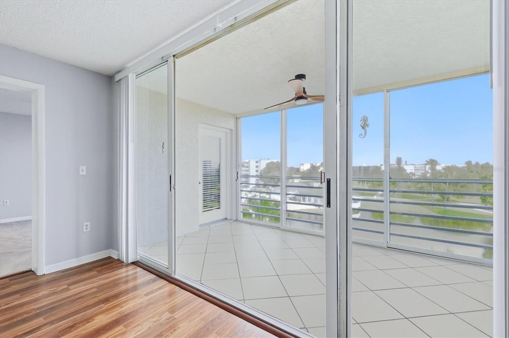 В аренду: $1,900 (2 спален, 2 ванн, 1256 Квадратных фут)