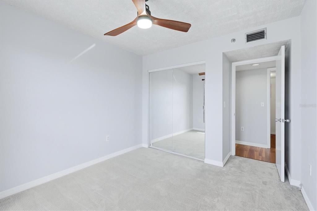 В аренду: $1,900 (2 спален, 2 ванн, 1256 Квадратных фут)