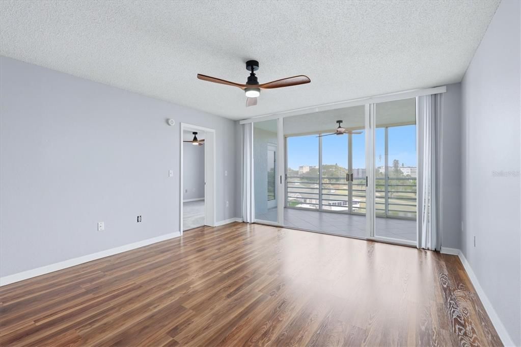 В аренду: $1,900 (2 спален, 2 ванн, 1256 Квадратных фут)