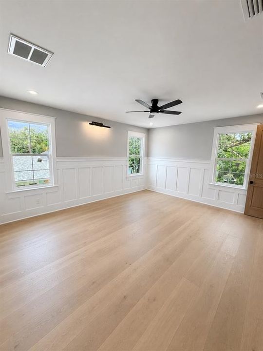 Active With Contract: $1,195,100 (5 beds, 4 baths, 3230 Square Feet)