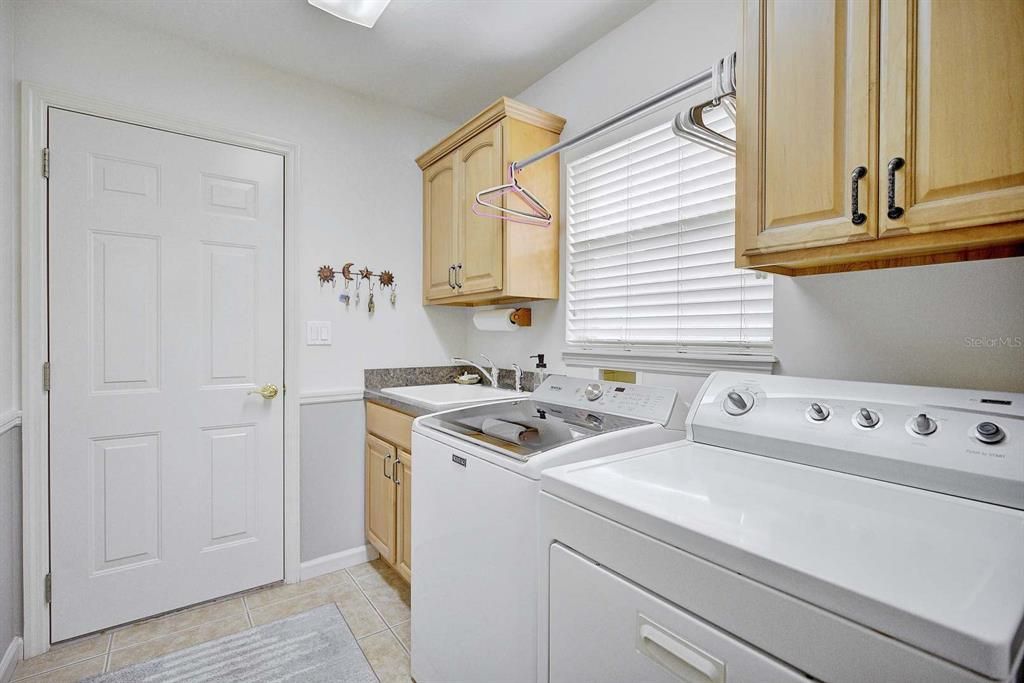 En Venta: $269,900 (3 camas, 2 baños, 1755 Pies cuadrados)
