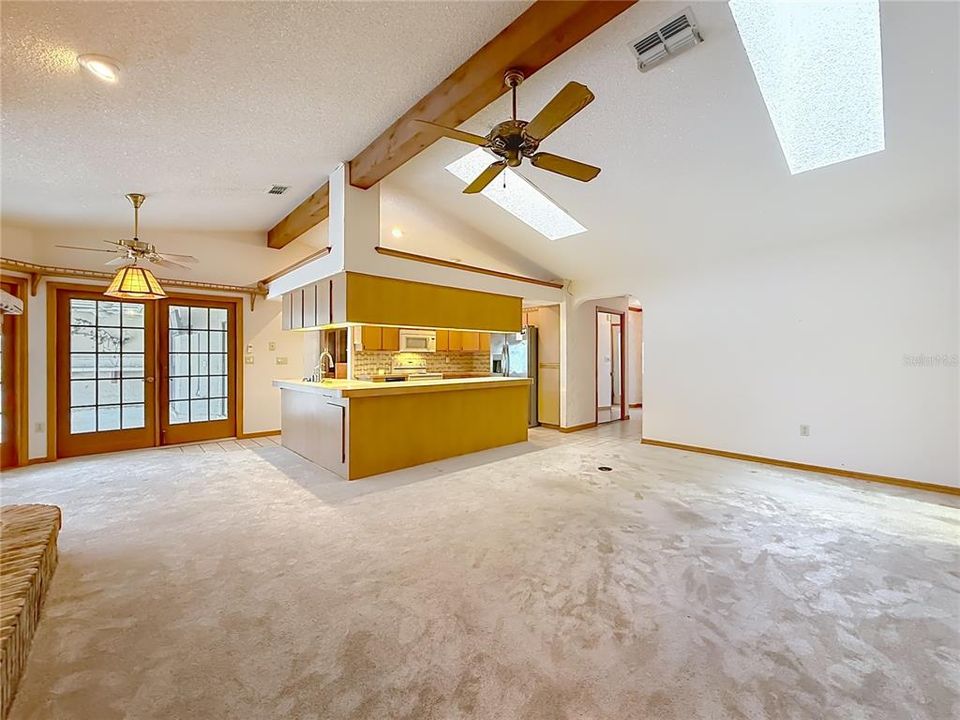 En Venta: $449,900 (3 camas, 2 baños, 2455 Pies cuadrados)