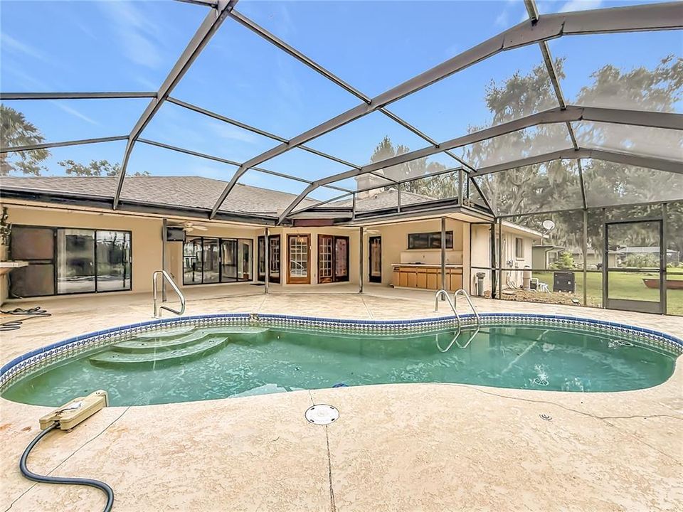 En Venta: $449,900 (3 camas, 2 baños, 2455 Pies cuadrados)