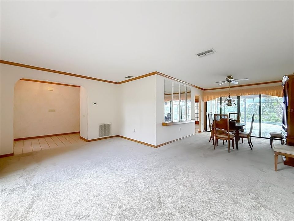 En Venta: $449,900 (3 camas, 2 baños, 2455 Pies cuadrados)