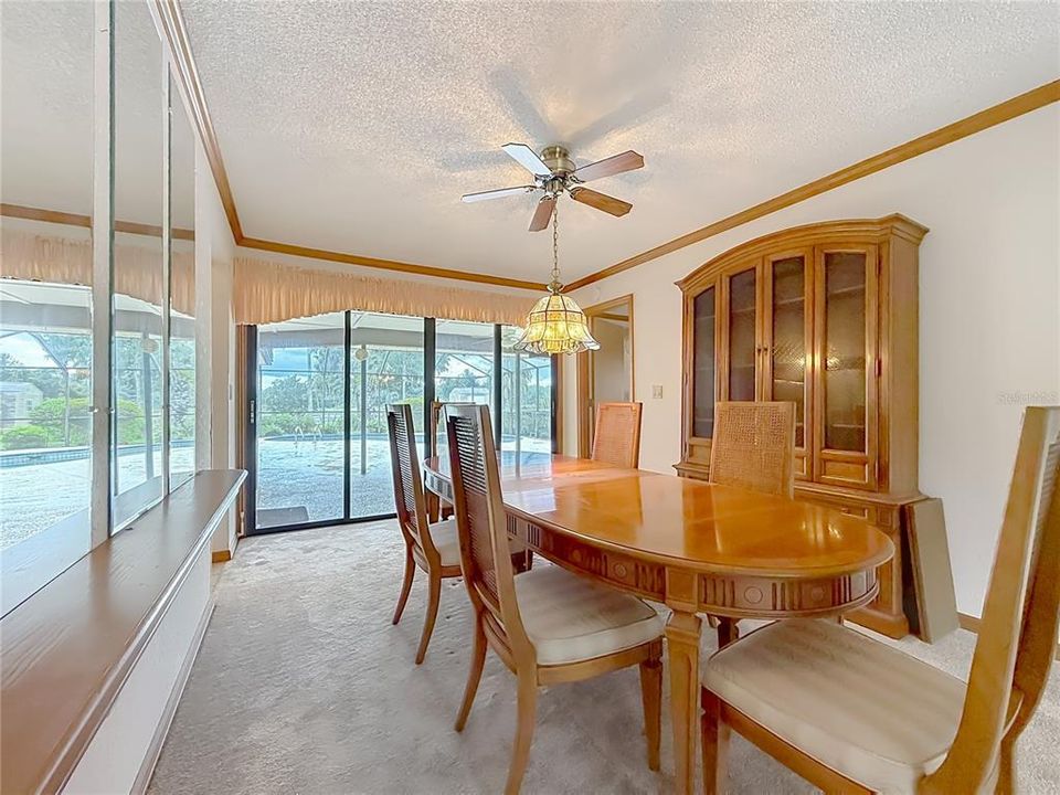 En Venta: $449,900 (3 camas, 2 baños, 2455 Pies cuadrados)