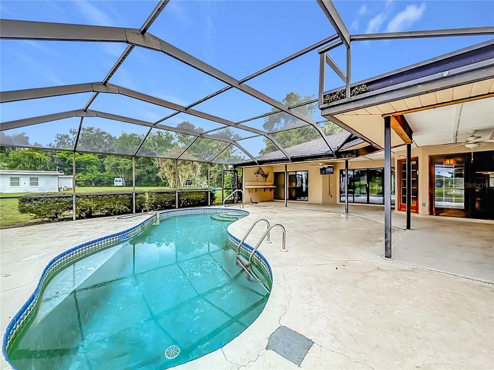 En Venta: $449,900 (3 camas, 2 baños, 2455 Pies cuadrados)