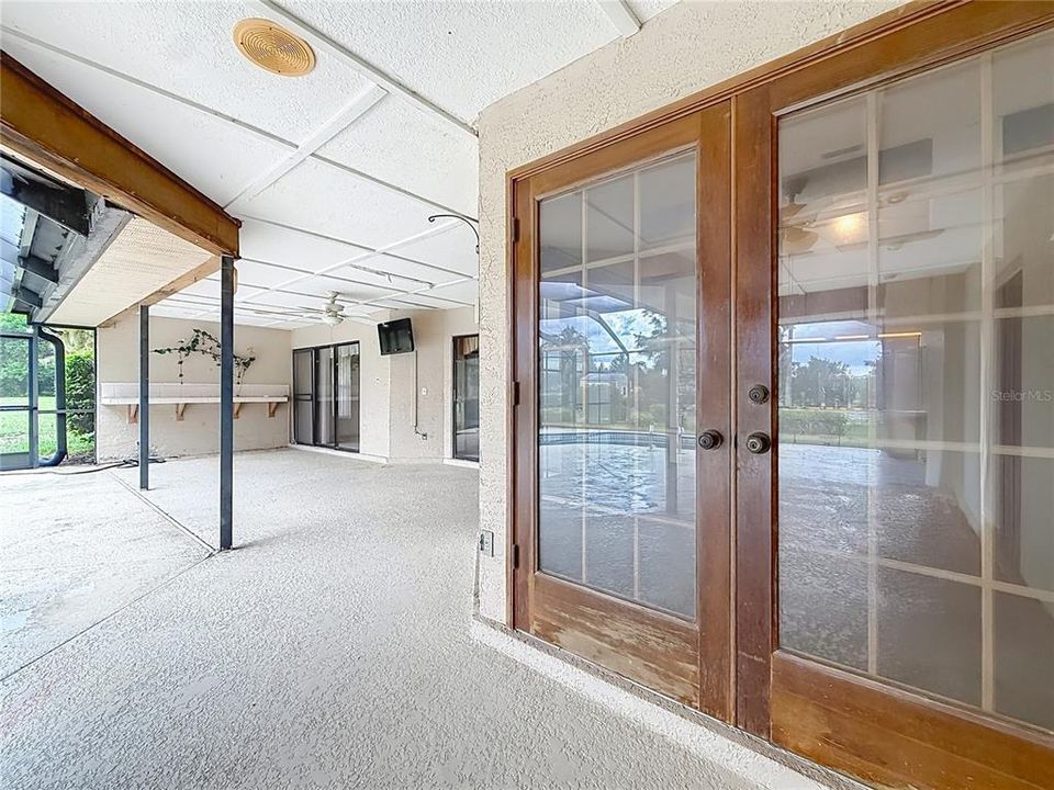 En Venta: $449,900 (3 camas, 2 baños, 2455 Pies cuadrados)