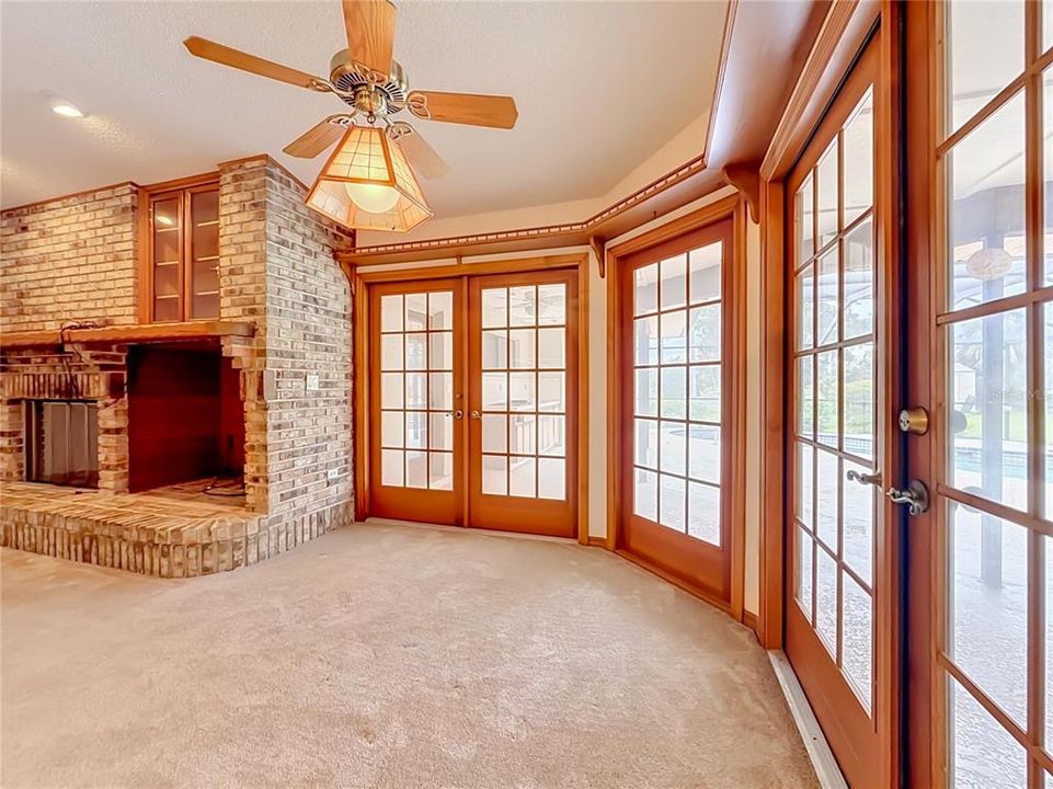 En Venta: $449,900 (3 camas, 2 baños, 2455 Pies cuadrados)