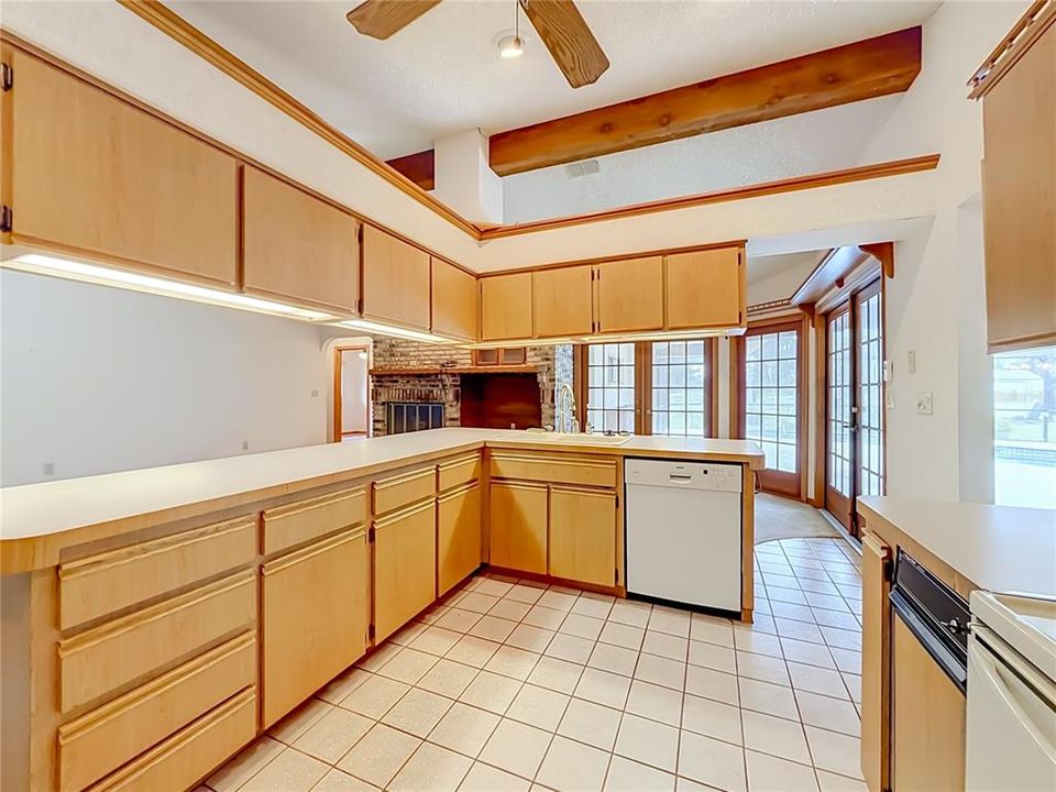 En Venta: $449,900 (3 camas, 2 baños, 2455 Pies cuadrados)