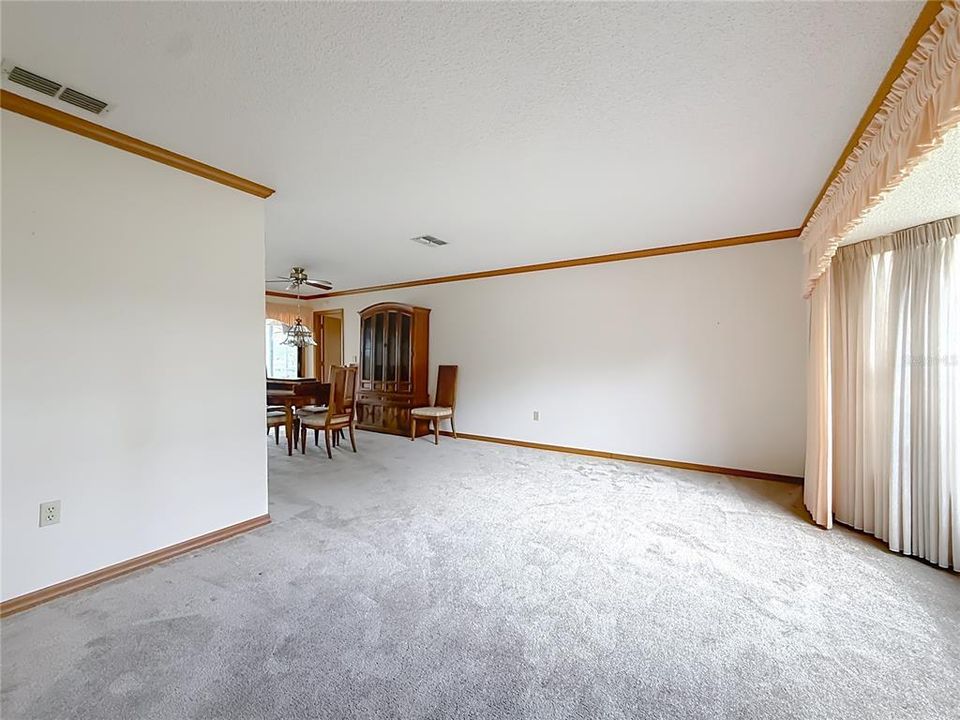 En Venta: $449,900 (3 camas, 2 baños, 2455 Pies cuadrados)