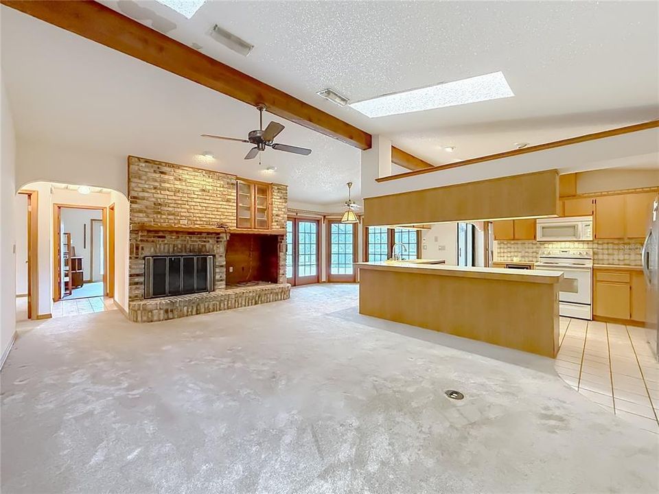 En Venta: $449,900 (3 camas, 2 baños, 2455 Pies cuadrados)