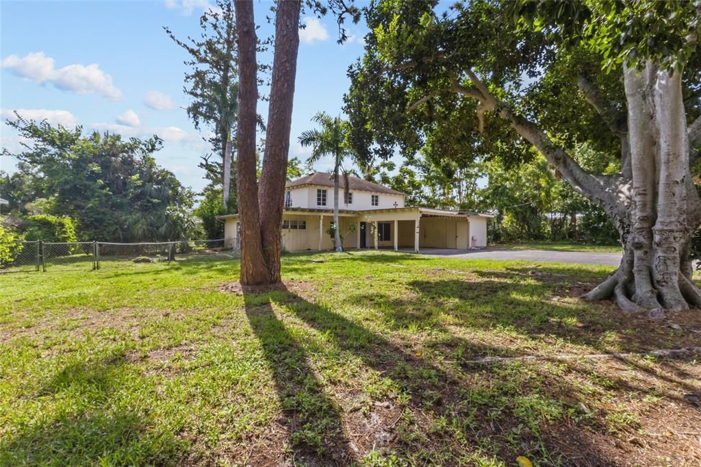 En Venta: $775,000 (3 camas, 2 baños, 2180 Pies cuadrados)