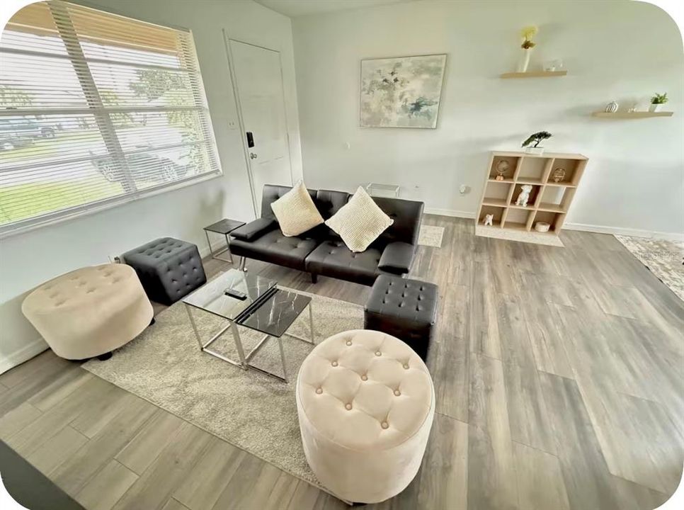 For Rent: $2,000 (2 beds, 1 baths, 900 Square Feet)