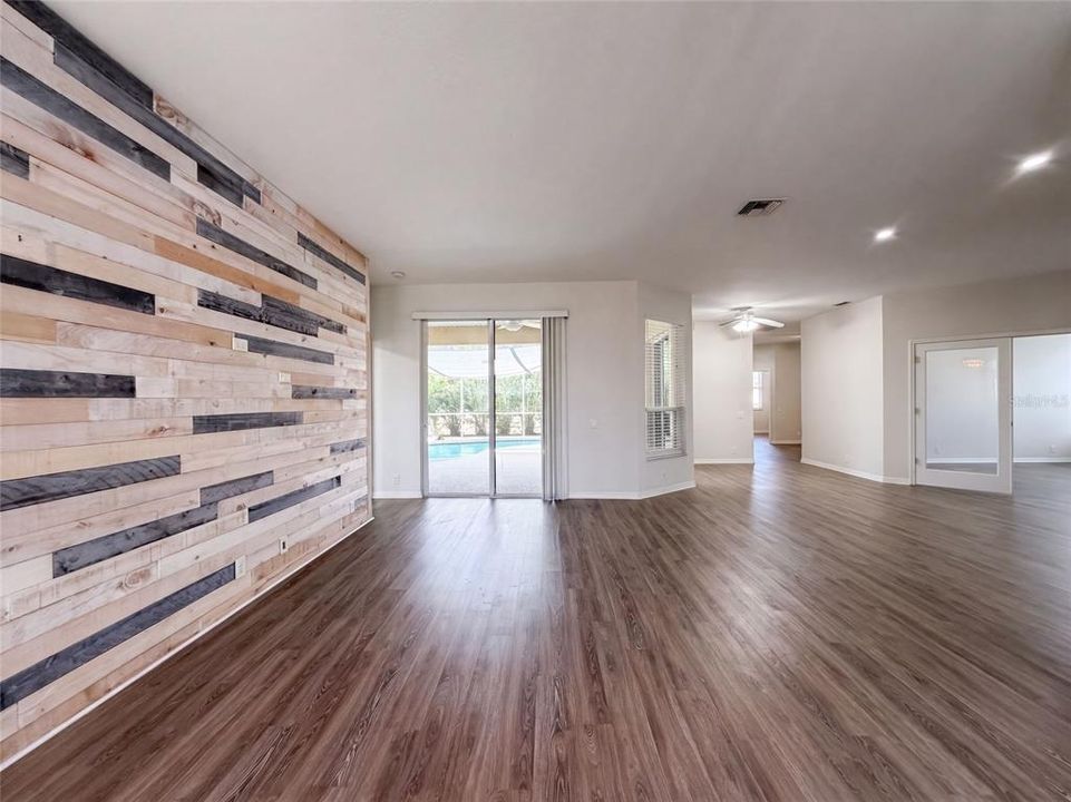 En Venta: $505,000 (4 camas, 2 baños, 2310 Pies cuadrados)