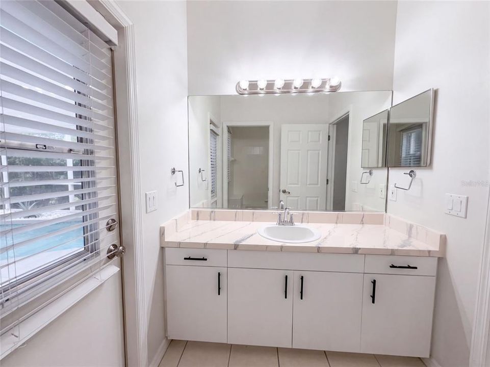 En Venta: $505,000 (4 camas, 2 baños, 2310 Pies cuadrados)
