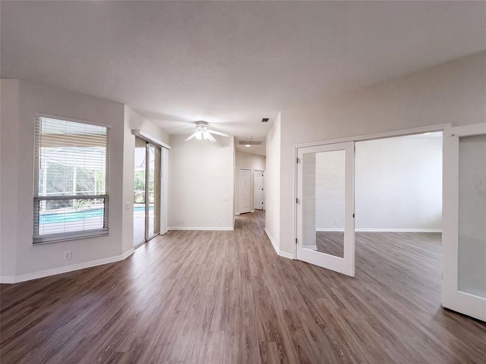 En Venta: $505,000 (4 camas, 2 baños, 2310 Pies cuadrados)