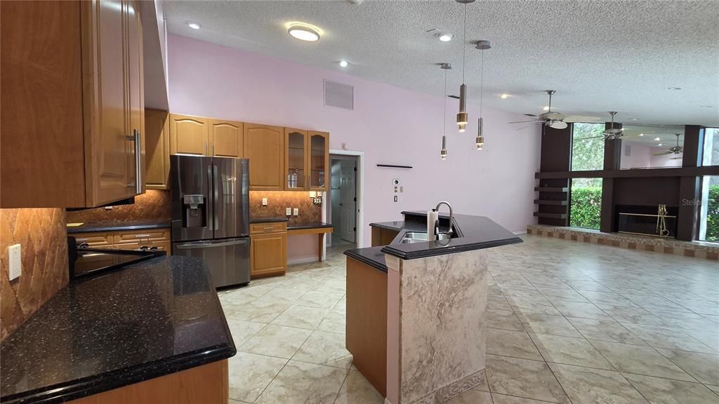 For Sale: $549,000 (4 beds, 3 baths, 2416 Square Feet)