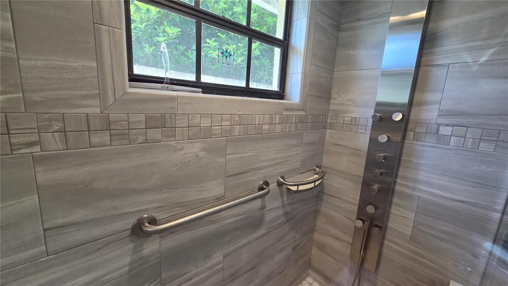 For Sale: $549,000 (4 beds, 3 baths, 2416 Square Feet)