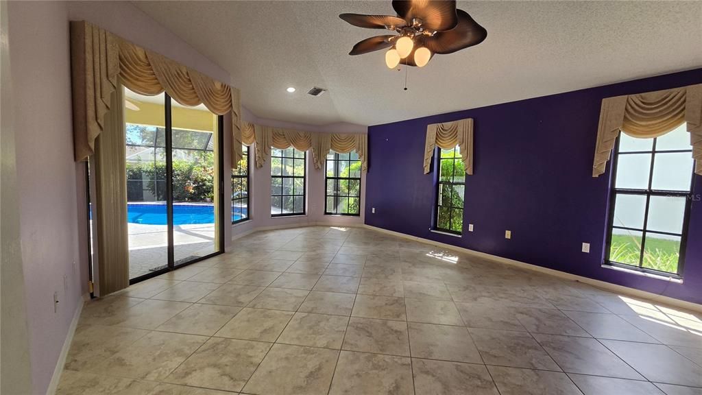 For Sale: $549,000 (4 beds, 3 baths, 2416 Square Feet)