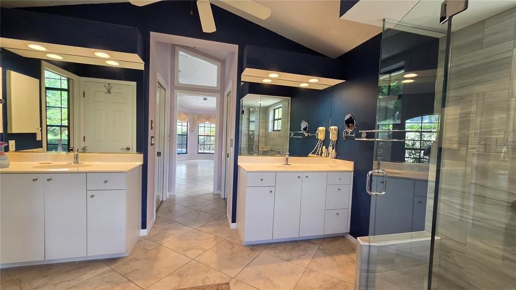 For Sale: $549,000 (4 beds, 3 baths, 2416 Square Feet)