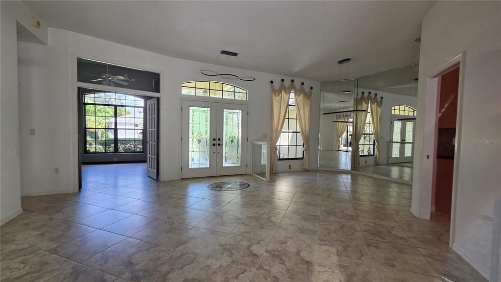 For Sale: $549,000 (4 beds, 3 baths, 2416 Square Feet)