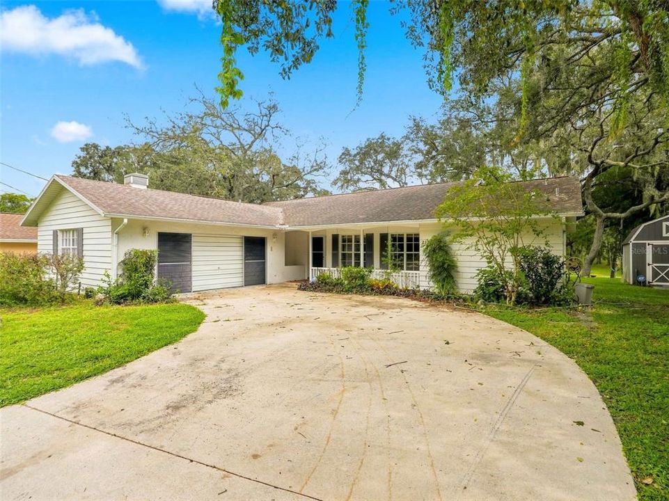 For Sale: $279,900 (3 beds, 2 baths, 1688 Square Feet)