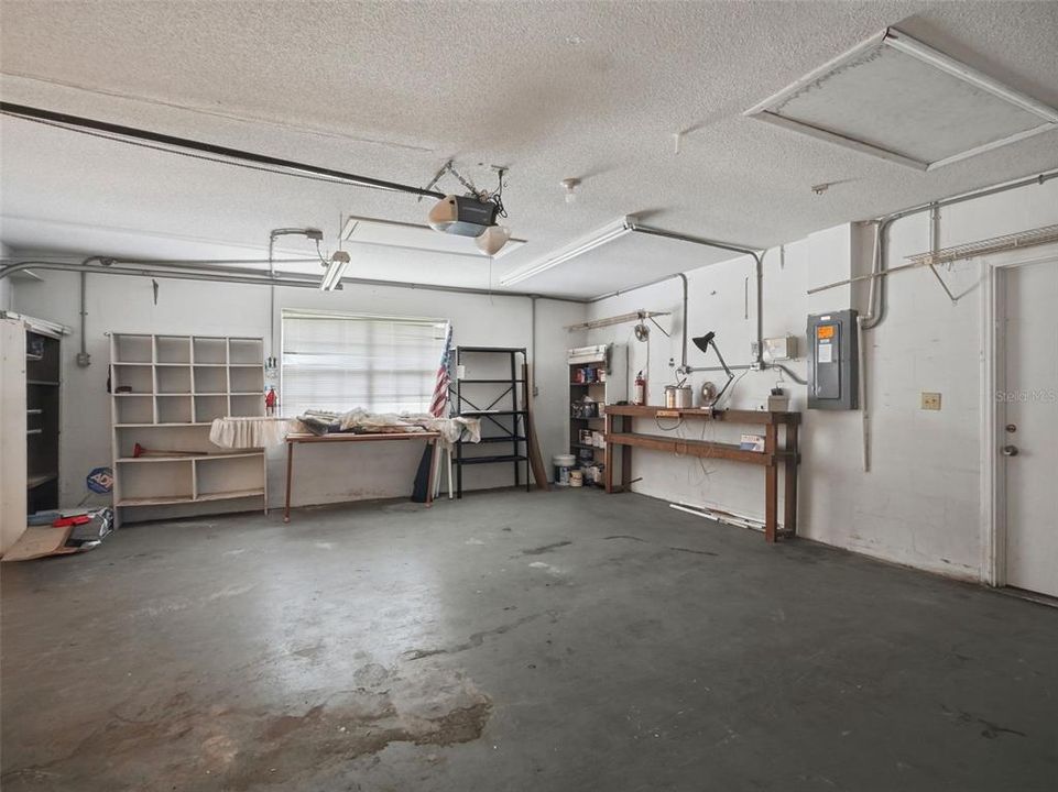 For Sale: $279,900 (3 beds, 2 baths, 1688 Square Feet)