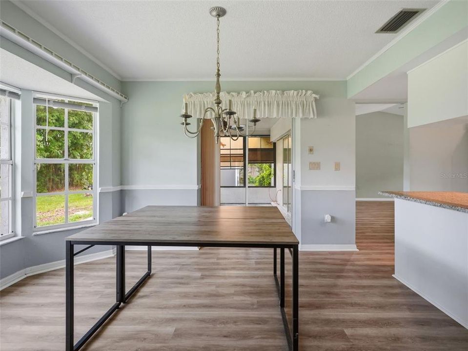 For Sale: $279,900 (3 beds, 2 baths, 1688 Square Feet)