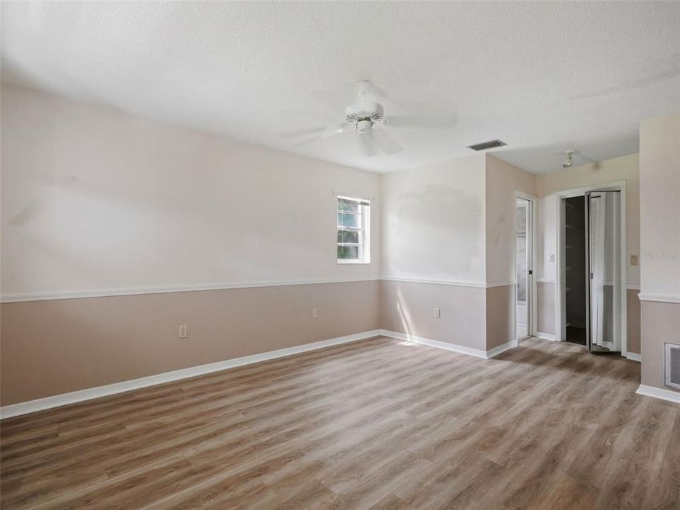 For Sale: $279,900 (3 beds, 2 baths, 1688 Square Feet)