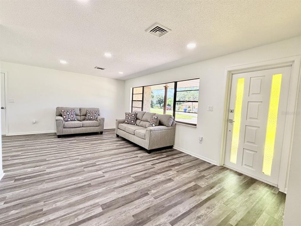 En Venta: $219,900 (2 camas, 2 baños, 1069 Pies cuadrados)