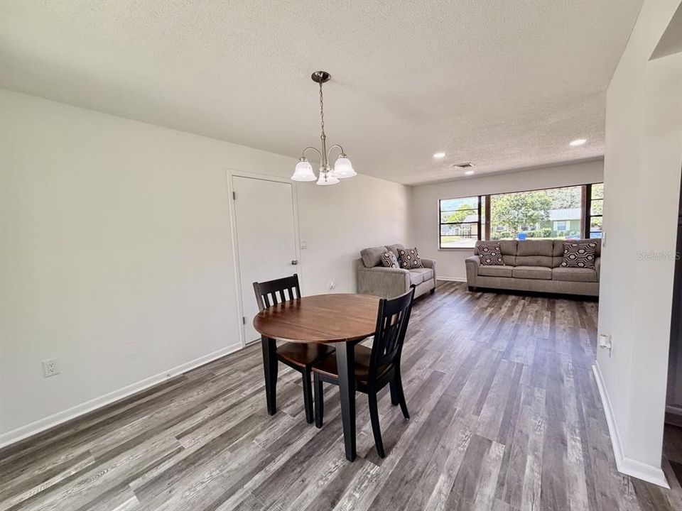 En Venta: $219,900 (2 camas, 2 baños, 1069 Pies cuadrados)