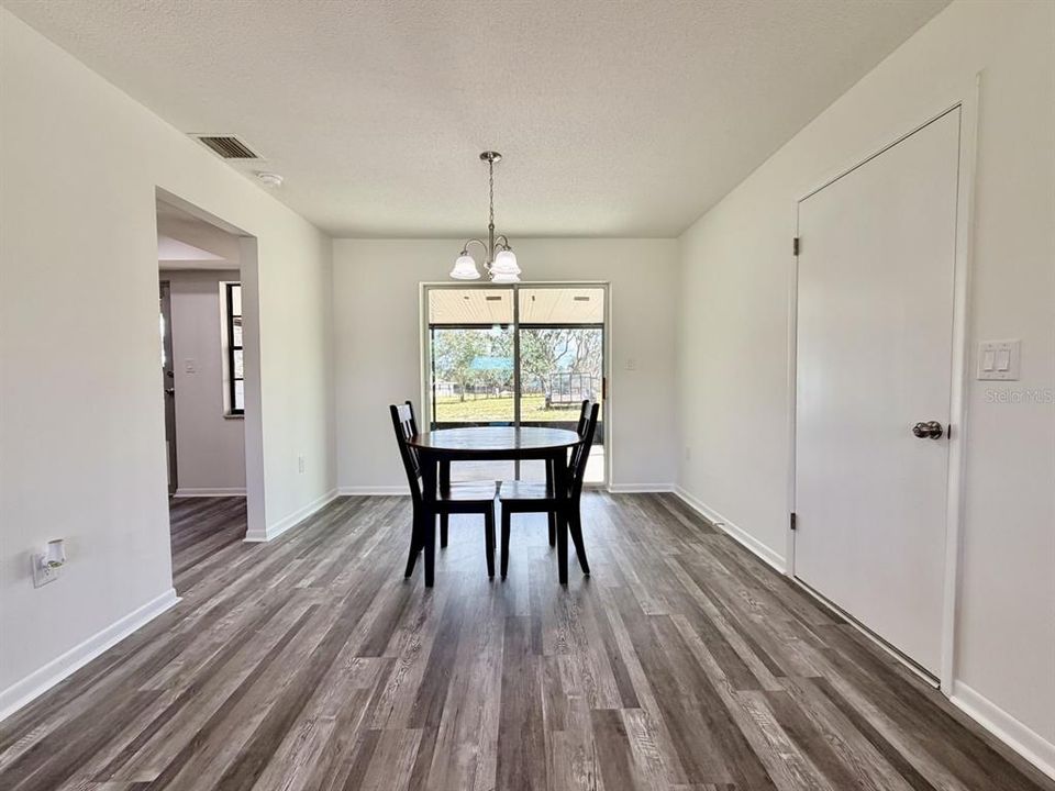 En Venta: $219,900 (2 camas, 2 baños, 1069 Pies cuadrados)