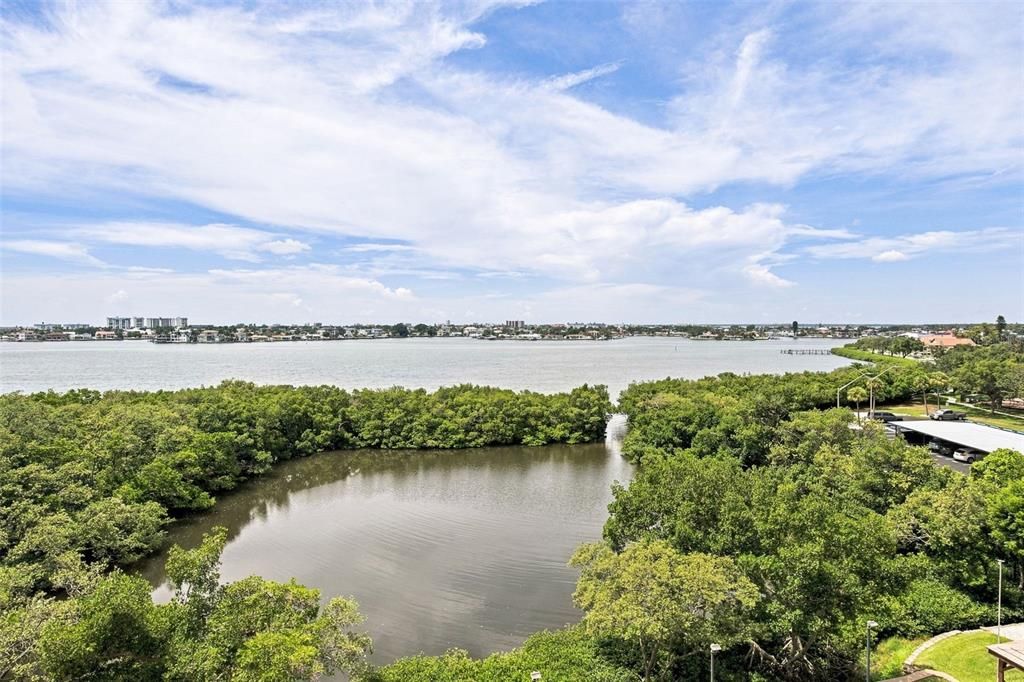 En Venta: $237,000 (2 camas, 2 baños, 1055 Pies cuadrados)