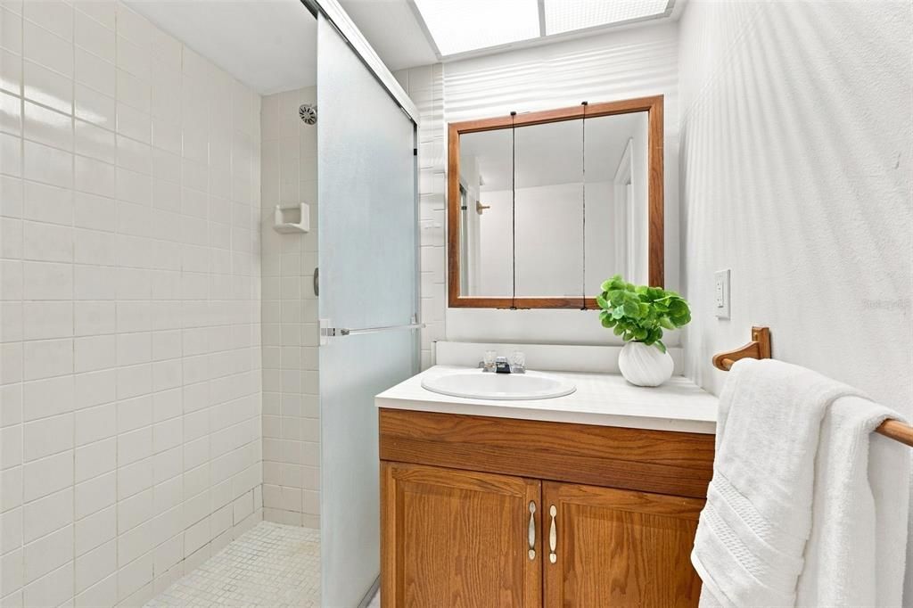 En Venta: $237,000 (2 camas, 2 baños, 1055 Pies cuadrados)